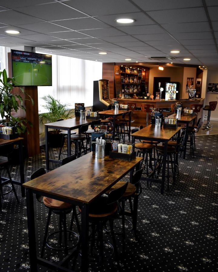 Ox Hotel Manchester Swinton  Exterior photo