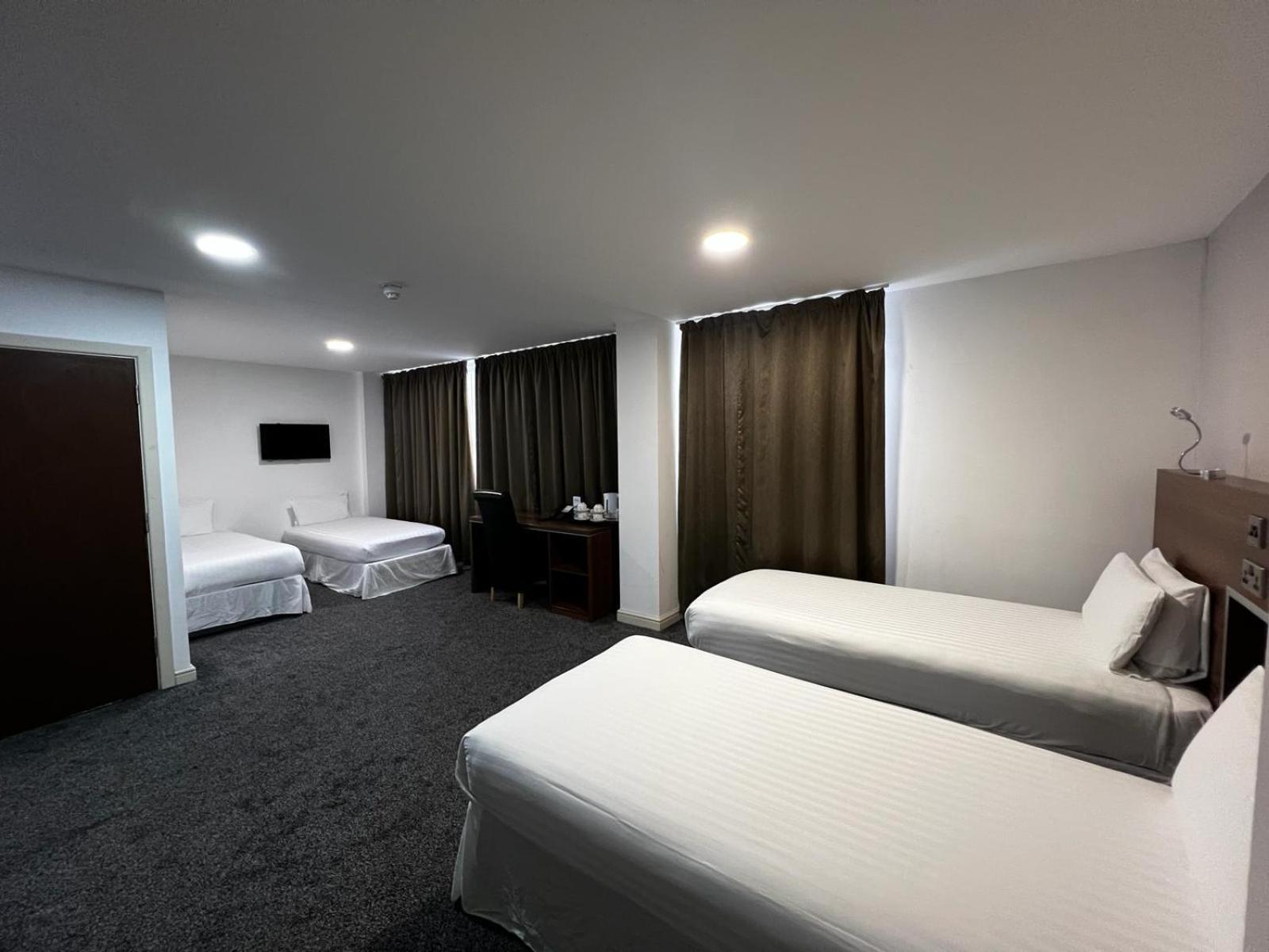 Ox Hotel Manchester Swinton  Exterior photo