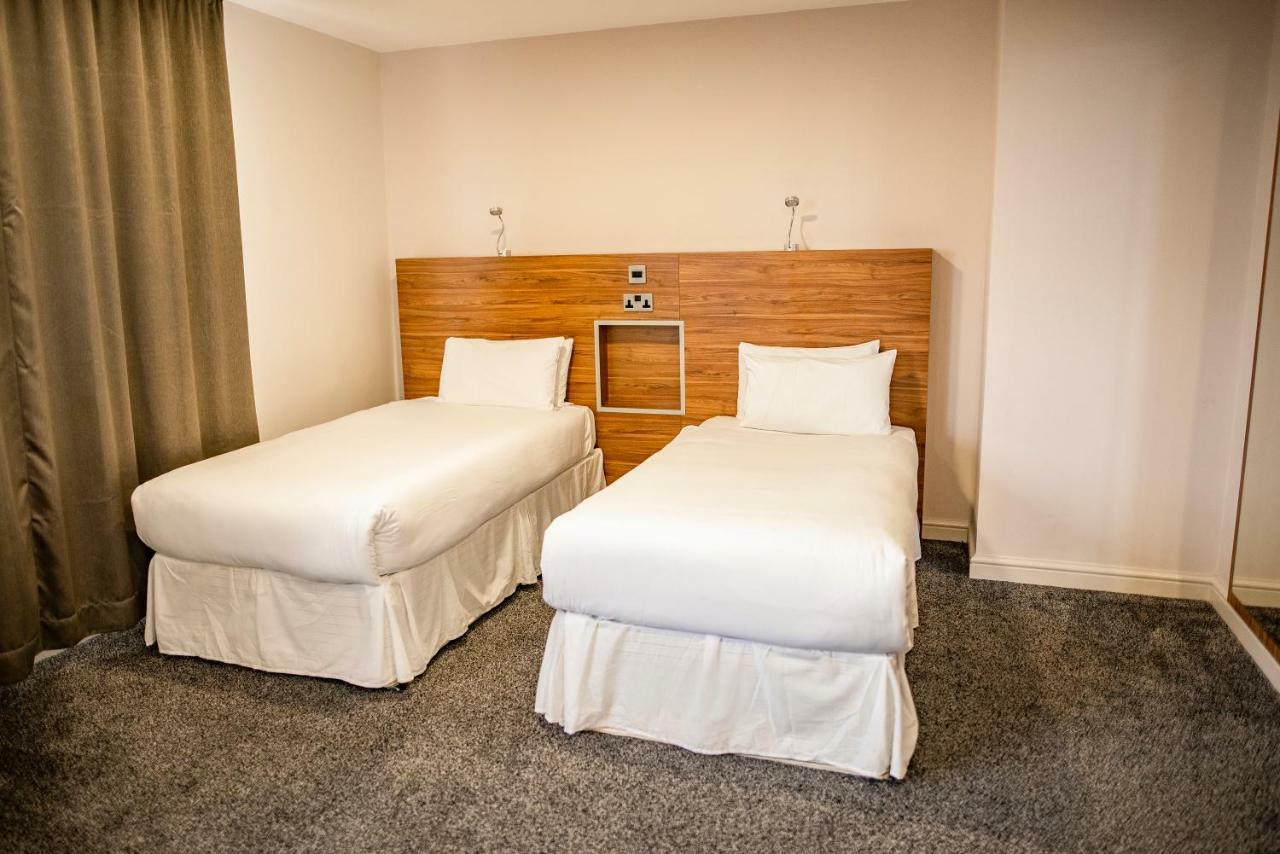 Ox Hotel Manchester Swinton  Exterior photo