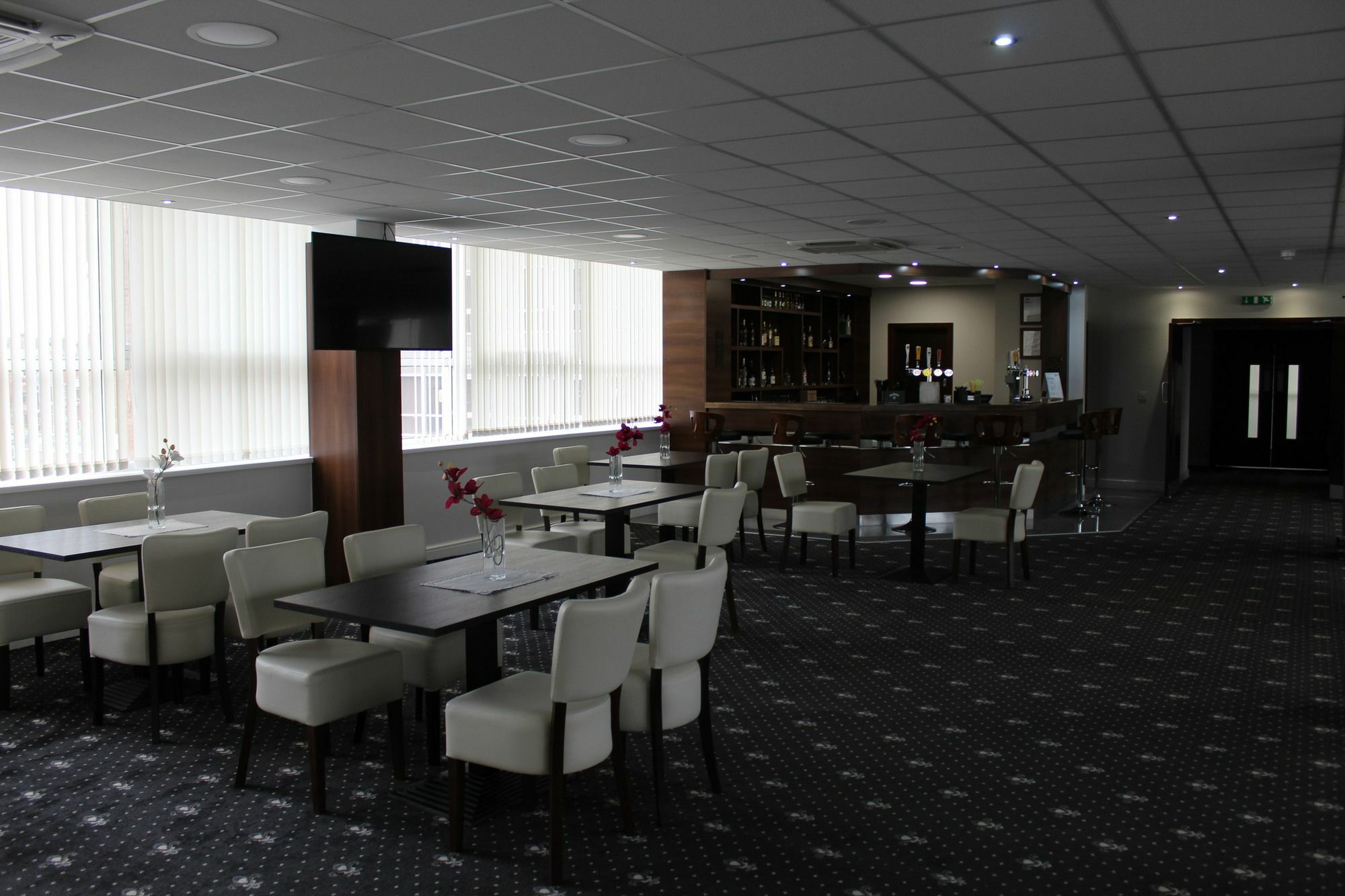 Ox Hotel Manchester Swinton  Exterior photo